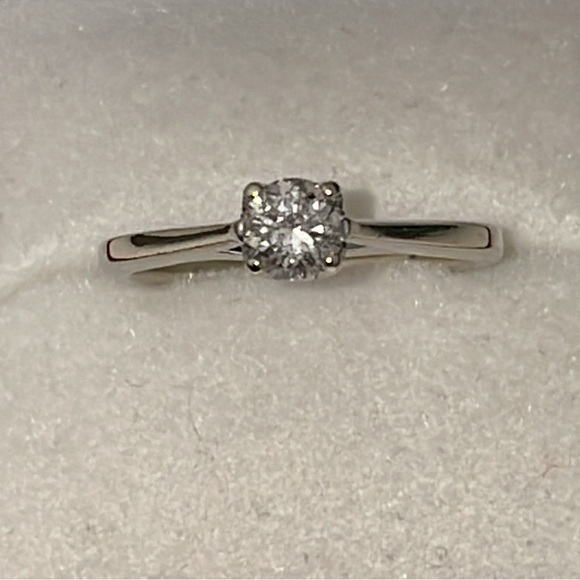 Solid 14K White Gold NATURAL 1/2CT Round Cut Diamond Solitaire Engagement Ring - Picture 14 of 14